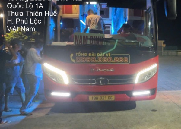 TP.Huế: Chở quá 12 người, chủ và tài xế xe khách bị phạt gần 100 triệu đồng