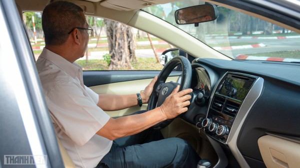 Tai nạn ô tô chết người ở Hà Nội: Làm thế nào để lùi xe an toàn?