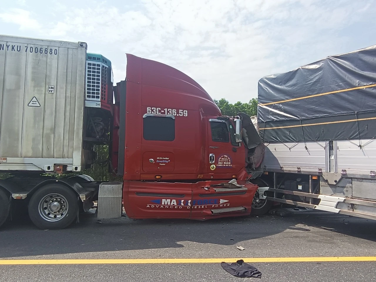 Tai nạn trên cao tốc Cam Lộ - La Sơn khiến 2 người tử vong