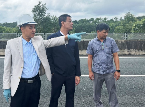 Tai nạn trên cao tốc Đà Nẵng - Quảng Ngãi: Cả gia đình gặp nạn sau đám cưới