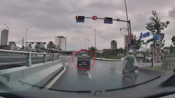 Tài xế bị phạt 19 triệu vì lái ô tô chạy 