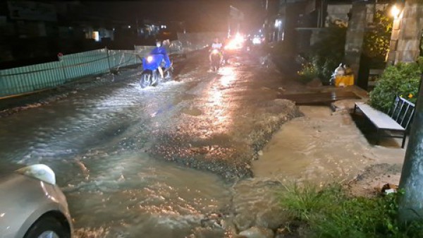 Thi công cao tốc Biên Hòa – Vũng Tàu: Người dân khổ sở với con đường tạm nguy hiểm