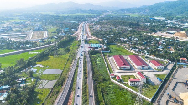 Thứ trưởng Bộ Xây dựng hối thúc giải ngân 400 tỉ đồng cao tốc Hòa Liên - Túy Loan
