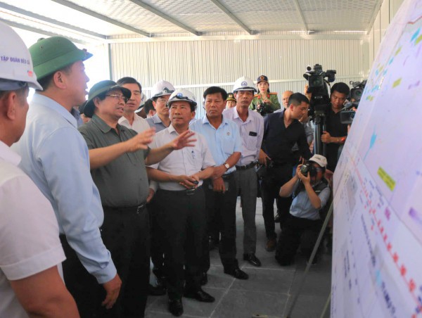 Thủ tướng Phạm Minh Chính kiểm tra tiến độ cao tốc Bắc - Nam tại Đắk Lắk