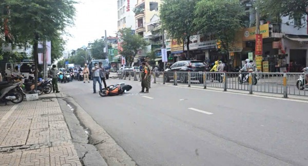 Tông xe liên hoàn trên đường Trường Chinh, nhiều người bị thương