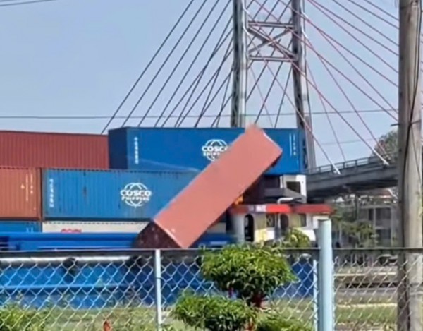 Vụ sà lan vướng dây điện, container rơi xuống kênh Chợ Gạo: Xử phạt tài công