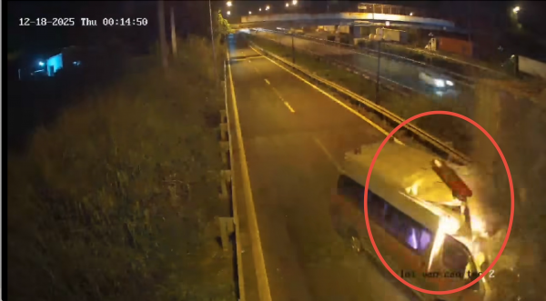 Vụ tai nạn gần trạm dừng cao tốc: Xe cứu thương sử dụng tín hiệu ưu tiên sai quy định