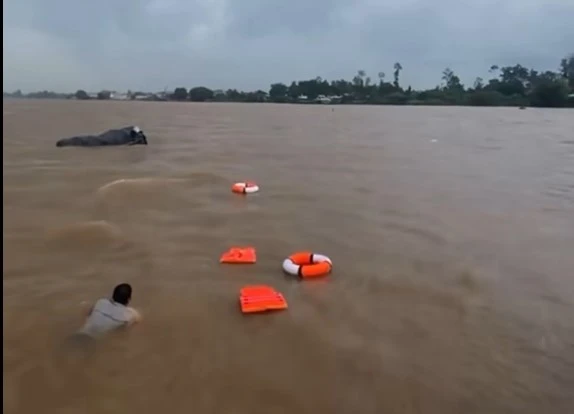 Vụ tai nạn giữa phà chở khách với tàu chở hàng: Phà không được chở ô tô