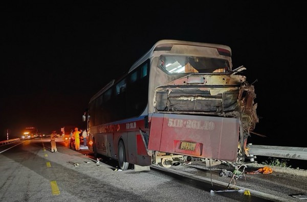 Vụ tai nạn trên cao tốc Cam Lộ - La Sơn khiến 11 người thương vong: Hai tài xế đều vi phạm