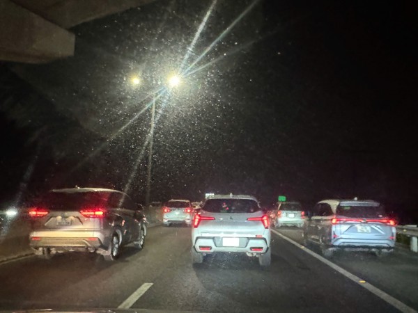 Xe đi vào làn khẩn cấp cao tốc TP.HCM - Trung Lương tối mùng 6 tết không bị phạt