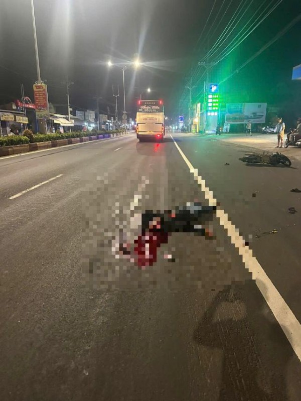 Xe khách giường nằm va chạm xe máy, 1 người tử vong