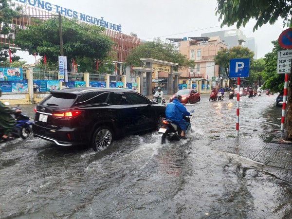 Đà Nẵng: Chốt chặn, cấm lưu thông trên đường ven biển Hoàng Sa từ chiều nay 18.9