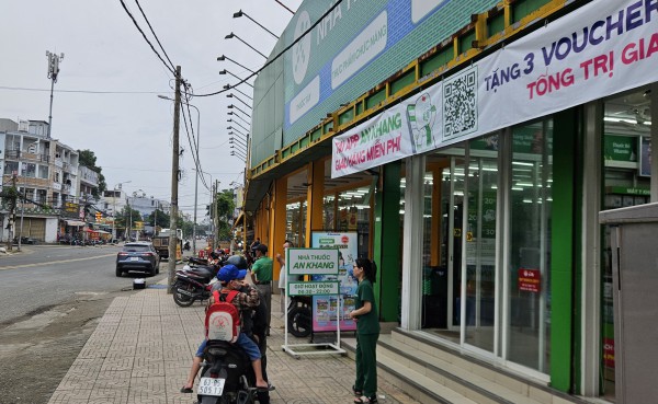 Để vỉa hè, lòng đường ở TP.HCM không bị “nuốt chửng”: Xử lý nghiêm minh, thấu tình