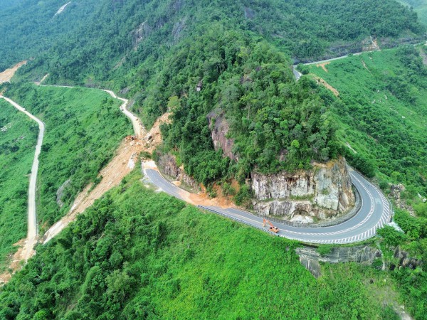 Đèo Khánh Lê cho tất cả xe lưu thông từ 5 - 18 giờ hằng ngày