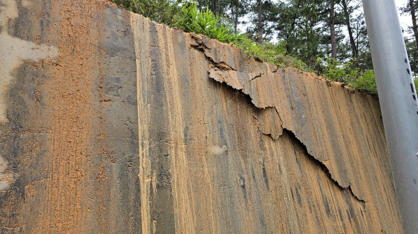 Đèo Prenn Đà Lạt sau hơn 1 năm nâng cấp bị sụt lún nghiêm trọng