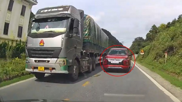 Đi làn phải nhanh hơn làn trái: Có bị phạt lỗi vượt xe?