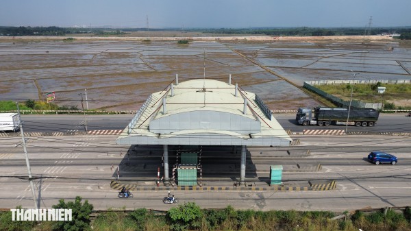 Đồng Nai: Cận cảnh 2 trạm thu phí bỏ hoang trên quốc lộ 51