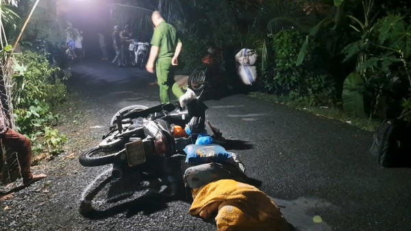 Đồng Tháp: Sau tiếng va chạm mạnh ngoài đường, phát hiện một phụ nữ tử vong