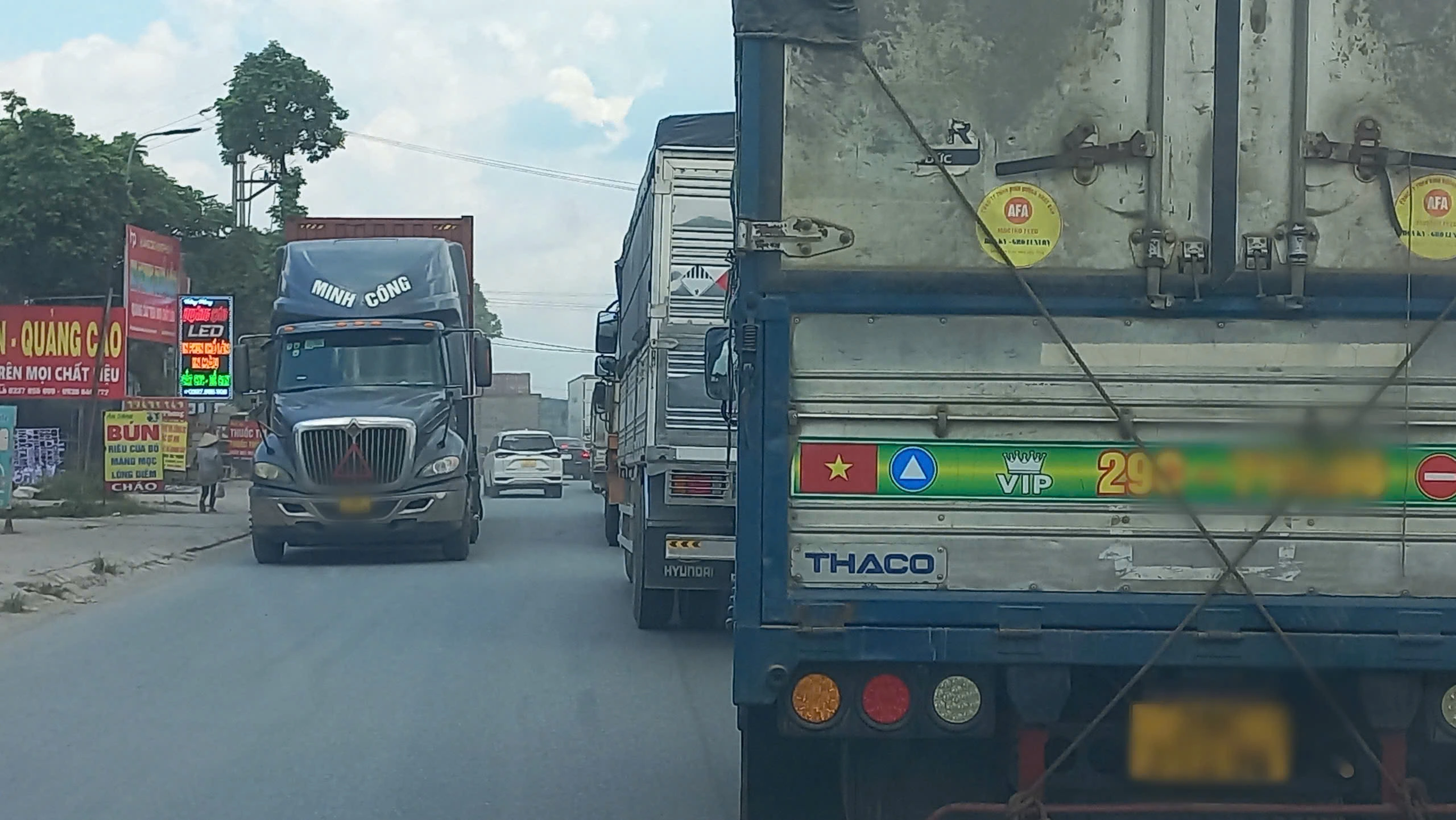 Đường tỉnh TL380 oằn mình Đường tỉnh TL380 oằn mình