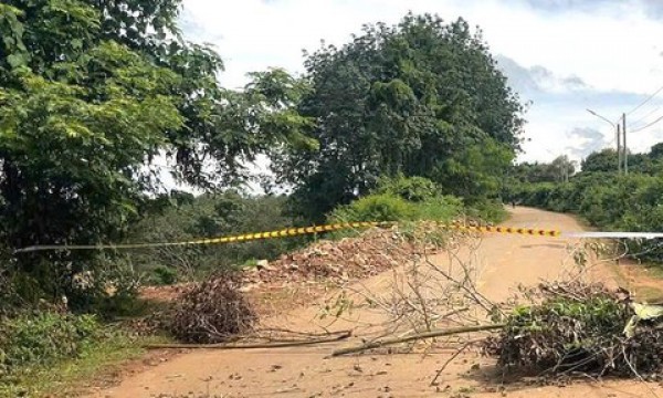 Đường vào Trạm OPY 500kV – Nhà máy thuỷ điện Ia Ly bị sạt lở, đứt gãy, uy hiếp nhà dân Đường vào Trạm OPY 500kV – Nhà máy thuỷ điện Ia Ly bị sạt lở, đứt gãy, uy hiếp nhà dân