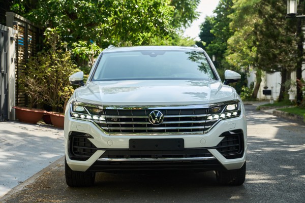 Ô tô gặp sự cố, dừng đỗ trên đường: Làm gì để không bị phạt?