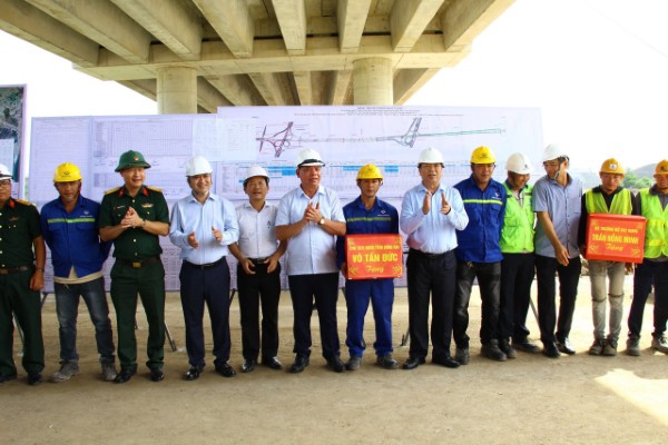 Sân bay Long Thành khi nào khánh thành?