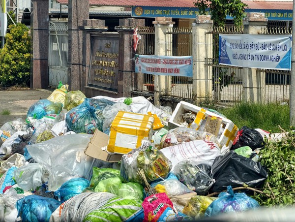 7.000 tấn rác tồn đọng, nguy cơ thành 