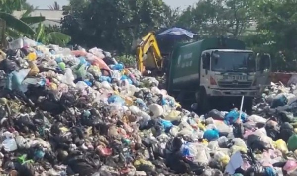 Cần Thơ: Bãi tập kết rác gây ô nhiễm môi trường, ảnh hưởng đến đời sống và sức khỏe người dân