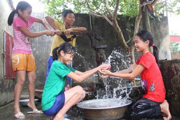 Có 252/414 xã thuộc Hà Nội sử dụng nguồn nước sạch Có 252/414 xã thuộc Hà Nội sử dụng nguồn nước sạch