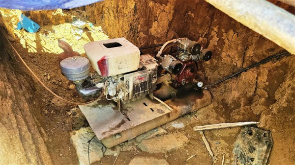 ”Công trường” khai thác vàng trái phép giữa rừng