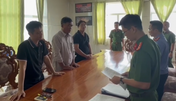 Khởi tố vụ ô nhiễm môi trường liên quan dự án thủy cung Hòn Ngưu Khởi tố vụ ô nhiễm môi trường liên quan dự án thủy cung Hòn Ngưu