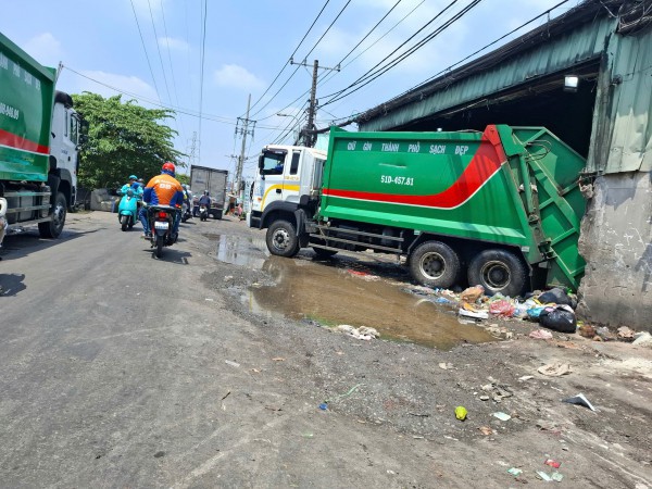Những trạm trung chuyển rác gây ô nhiễm