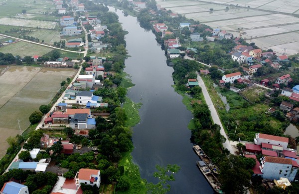 Sông Bắc Hưng Hải bị đầu độc suốt ngày đêm Sông Bắc Hưng Hải bị đầu độc suốt ngày đêm