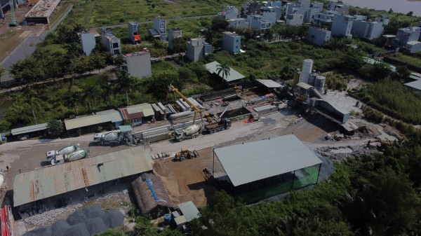 TP.HCM: Trạm bê tông gây ô nhiễm, người dân bức xúc kêu cứu TP.HCM: Trạm bê tông gây ô nhiễm, người dân bức xúc kêu cứu
