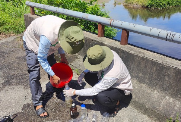 Thừa Thiên-Huế: Rà soát hệ thống nước thải sau vụ cá chết trên sông Mỹ Gia
