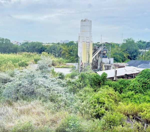 Trạm trộn bê tông gây ô nhiễm khu dân cư TP.HCM: Doanh nghiệp nói gì?