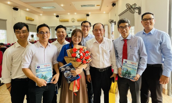 Bác sĩ khóc nghẹn khi nói về chuyến luân phiên đặc biệt ở đặc khu Côn Đảo Bác sĩ khóc nghẹn khi nói về chuyến luân phiên đặc biệt ở đặc khu Côn Đảo