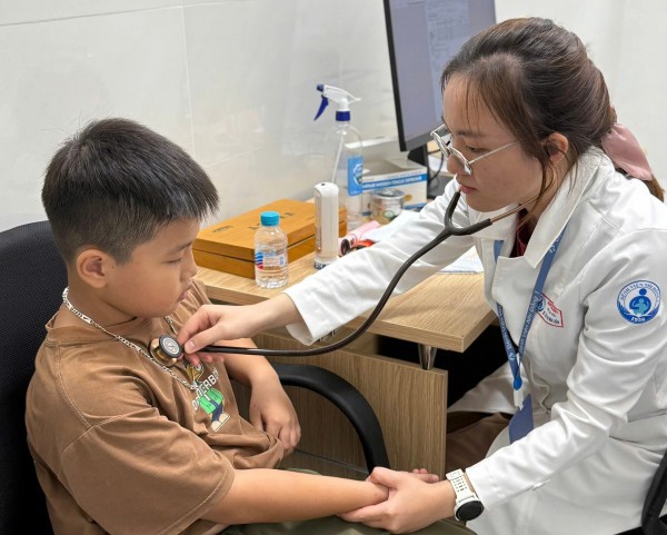 Bác sĩ khóc nghẹn khi nói về chuyến luân phiên đặc biệt ở đặc khu Côn Đảo Bác sĩ khóc nghẹn khi nói về chuyến luân phiên đặc biệt ở đặc khu Côn Đảo