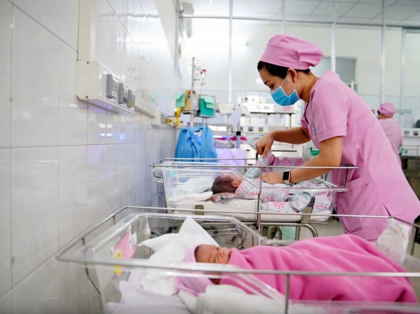 Báo động mức sinh thấp ở TP.HCM: Ngành y tế nêu giải pháp