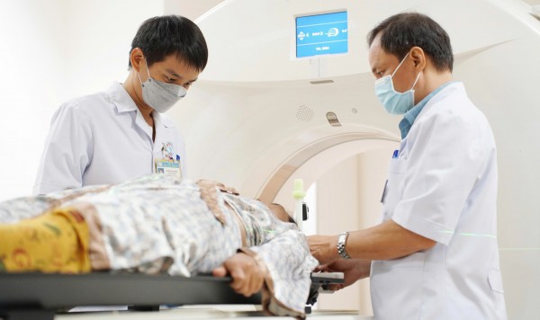 Bệnh viện Chợ Rẫy phẫu thuật bằng robot trong điều trị ung thư vú Bệnh viện Chợ Rẫy phẫu thuật bằng robot trong điều trị ung thư vú