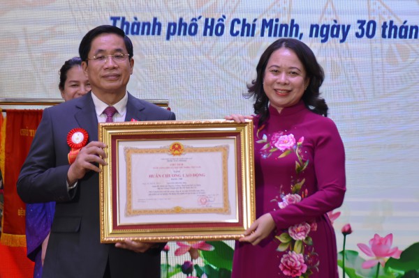 Bệnh viện Đại học Y Dược TP.HCM nhận danh hiệu Anh hùng Lao động