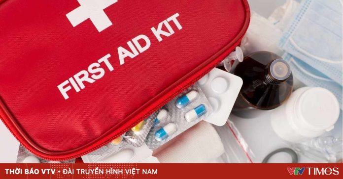 Chuẩn bị túi y tế mùa rét cho gia đình