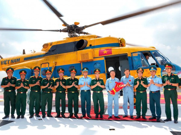 Chùm ảnh đặc biệt bãi đỗ trực thăng thứ hai của Bệnh viện Quân y 175 Chùm ảnh đặc biệt bãi đỗ trực thăng thứ hai của Bệnh viện Quân y 175