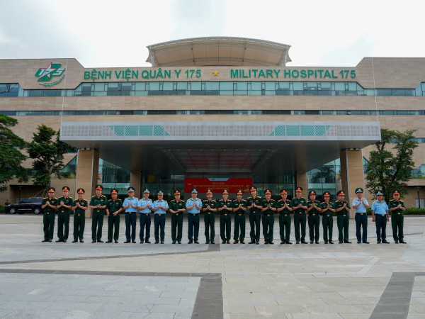 Chùm ảnh đặc biệt bãi đỗ trực thăng thứ hai của Bệnh viện Quân y 175 Chùm ảnh đặc biệt bãi đỗ trực thăng thứ hai của Bệnh viện Quân y 175