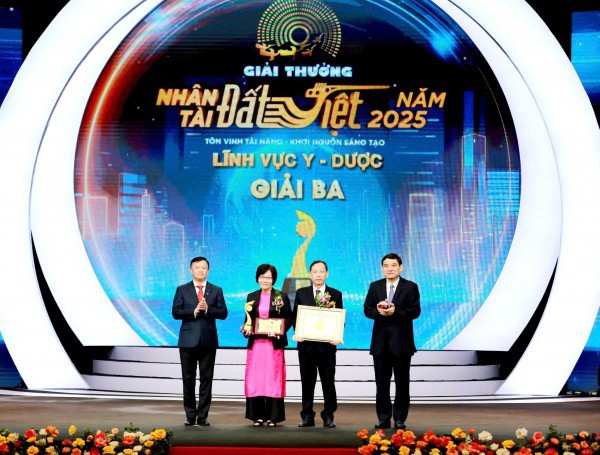 Phần mềm AI cứu người của Bệnh viện Chợ Rẫy được vinh danh tại Nhân tài Đất Việt Phần mềm AI cứu người của Bệnh viện Chợ Rẫy được vinh danh tại Nhân tài Đất Việt