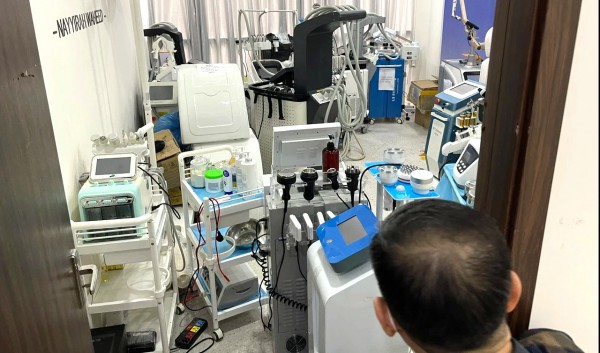 Phát hiện nhiều vi phạm, TP.HCM siết quản lý phòng khám da liễu, nha khoa