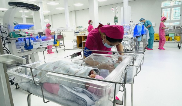 Sở Y tế TP.HCM yêu cầu đảm bảo an toàn cho trẻ em từ phút đầu đời