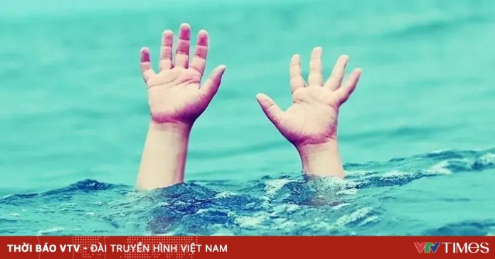 Thoát chết sau đuối nước nhờ cấp cứu kịp thời, cảnh báo sai lầm khi sơ cứu