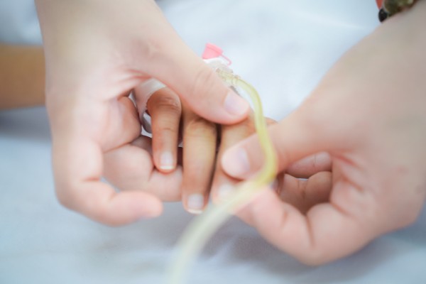 Kỳ tích cứu sống bé trai 10 tuổi bị nhánh cây rơi trúng đầu Kỳ tích cứu sống bé trai 10 tuổi bị nhánh cây rơi trúng đầu