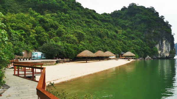 Bãi biển ít người biết tới ở Việt Nam vào top 100 đẹp nhất thế giới